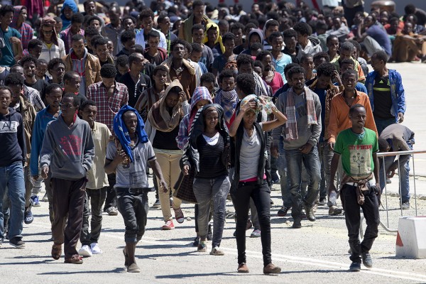 MIGRANTS : La vague vers l’Autriche se poursuit