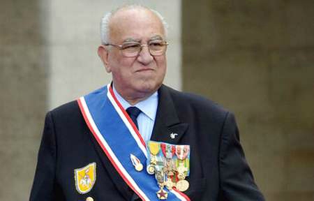 Un homme d’Honneur Roger HOLEINDRE, par José CASTANO